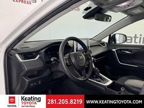 Certified 2025 Toyota RAV4 XLE AWD/4WD image 15