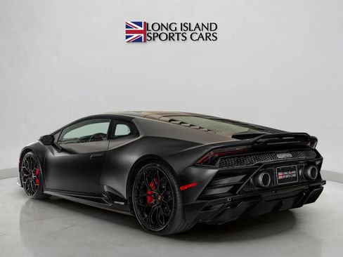 Used 2023 Lamborghini Huracan EVO RWD image 4