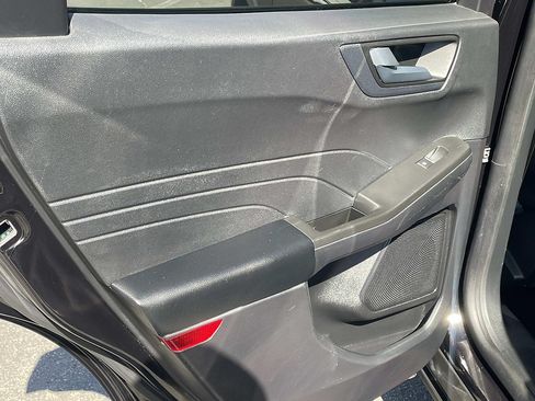 Certified 2022 Ford Escape SEL AWD/4WD image 32