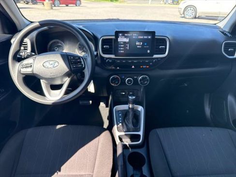 Used 2021 Hyundai Venue SE FWD image 21
