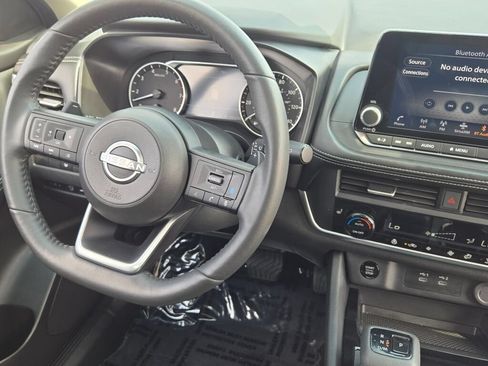 Used 2024 Nissan Rogue SV w/ SV Premium Package AWD/4WD image 6