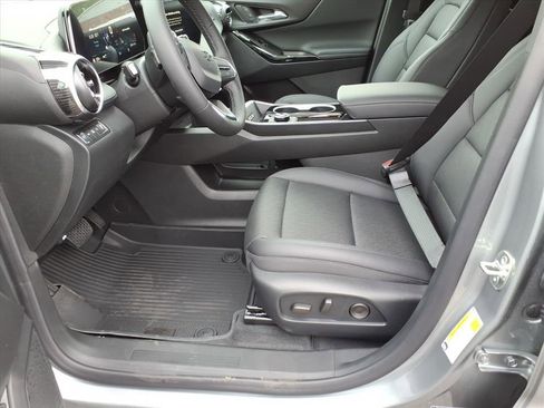 New 2026 Chevrolet Equinox LT w/ Convenience Package II AWD/4WD image 13
