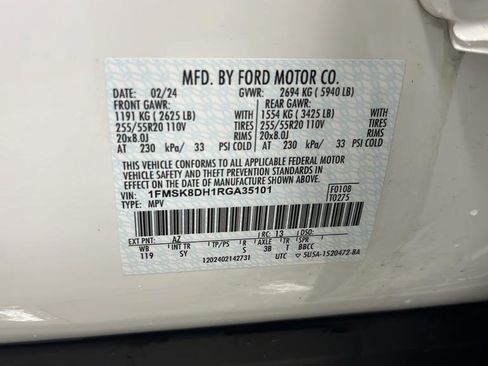 Used 2024 Ford Explorer XLT w/ Equipment Group 202A AWD/4WD image 29