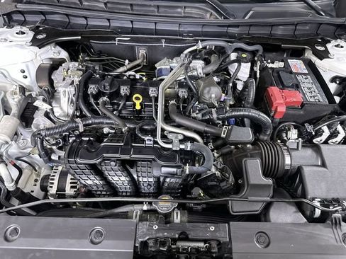 Used 2025 Nissan Altima 2.5 SV FWD image 31