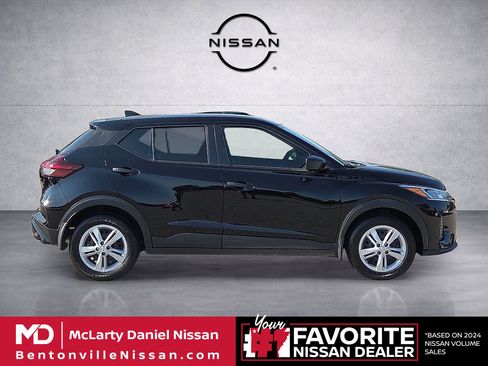 Used 2025 Nissan Kicks Play S FWD image 6