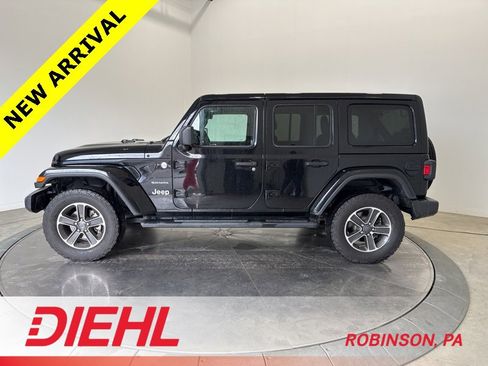 Used 2023 Jeep Wrangler Sahara image 4