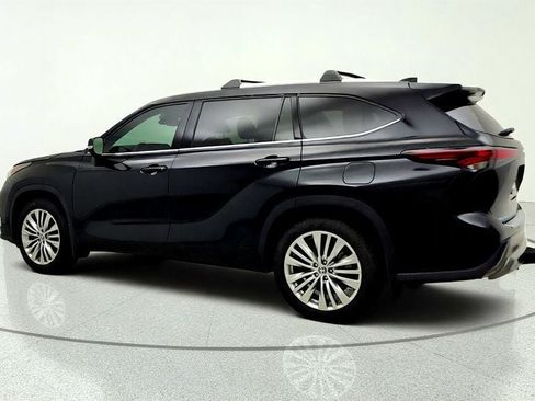 Used 2025 Toyota Highlander Platinum AWD/4WD image 7