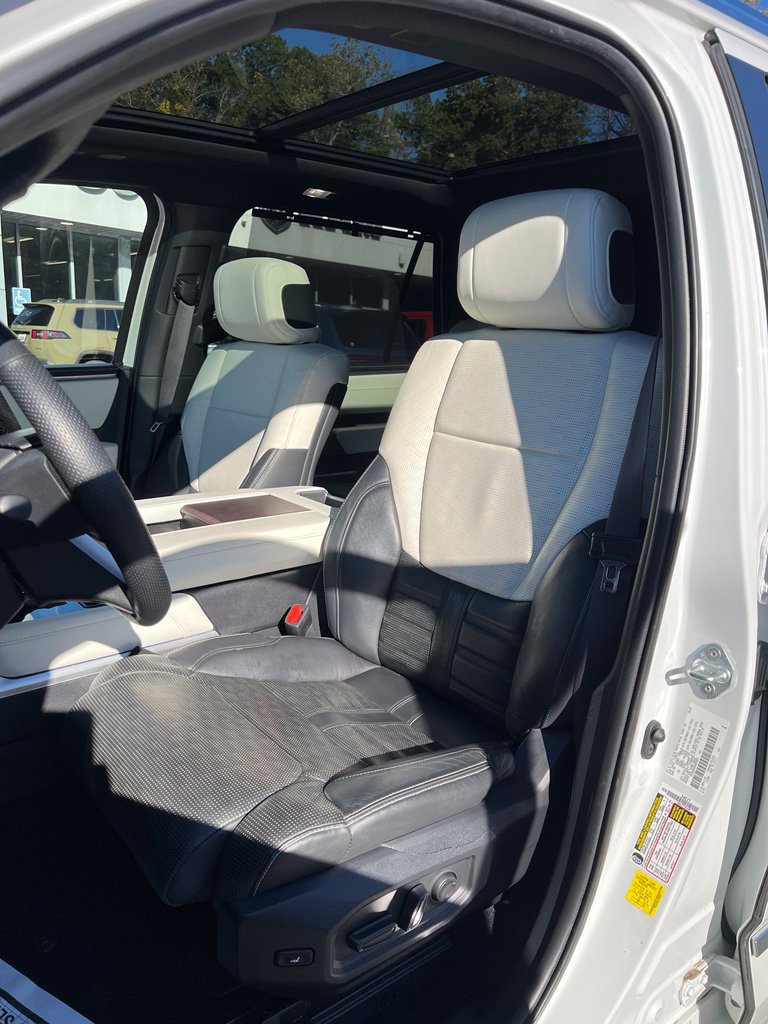 Used 2024 Toyota Sequoia Capstone AWD/4WD image 23