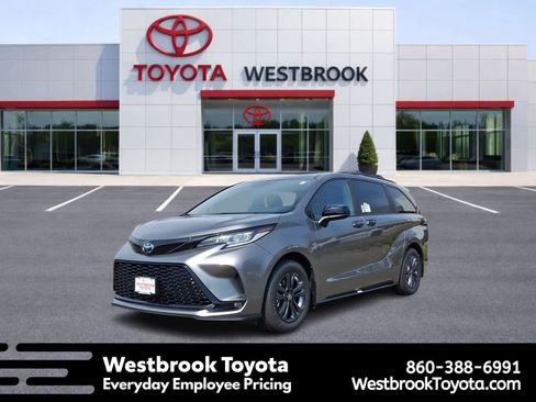 New 2026 Toyota Sienna XSE image 1