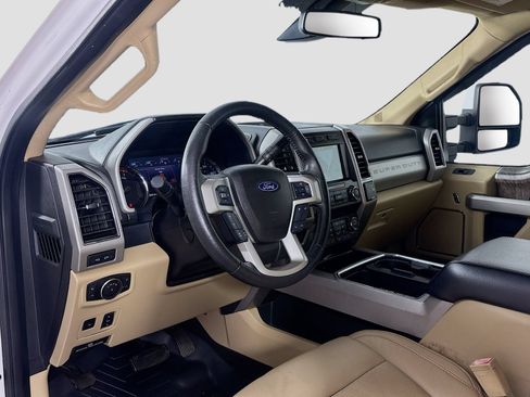 Used 2019 Ford F250 Lariat w/ Lariat Ultimate Package AWD/4WD image 9