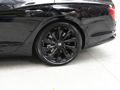 New 2026 Bentley Flying Spur Plug-In Hybrid image 24