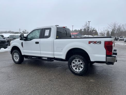 Certified 2022 Ford F350 XLT w/ XLT Value Package image 4