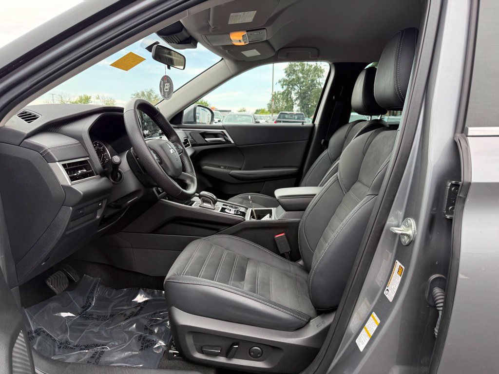 Used 2023 Mitsubishi Outlander SE AWD/4WD image 20