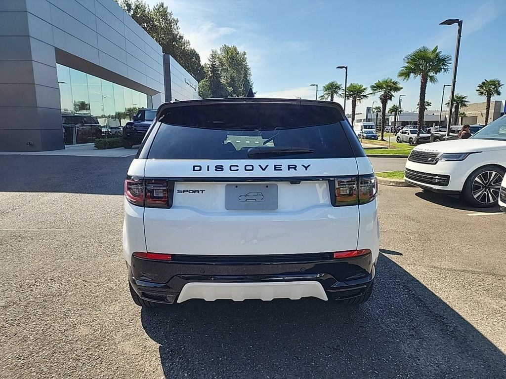 New 2026 Land Rover Discovery Sport Landmark AWD/4WD image 4