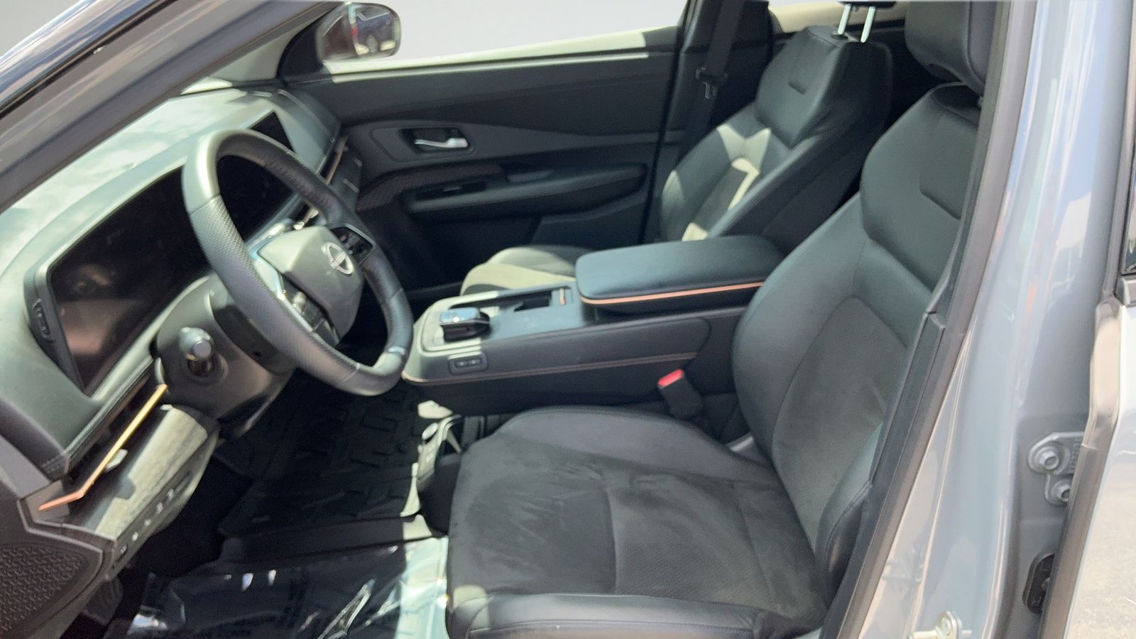 Certified 2025 Nissan Ariya FWD image 38