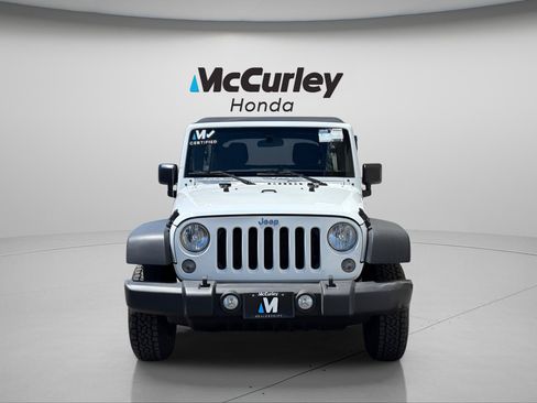 Used 2018 Jeep Wrangler Unlimited Sport w/ Connectivity Group AWD/4WD image 6