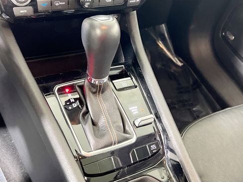 Used 2022 Jeep Compass Limited w/ Sun and Sound Group image 16