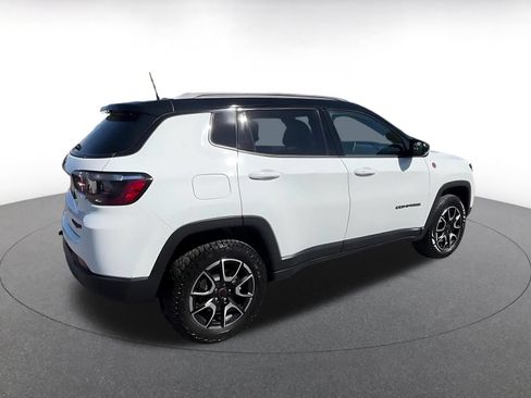 Used 2025 Jeep Compass Trailhawk AWD/4WD image 15