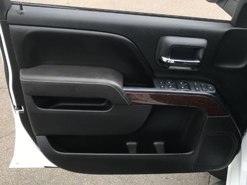 Used 2017 GMC Sierra 1500 SLE w/ SLE Value Package AWD/4WD image 23