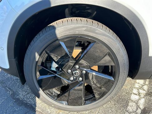 New 2026 Volvo XC40 B5 Ultra w/ Climate Package image 8