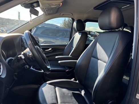 Used 2021 Mercedes-Benz Metris Passenger image 17