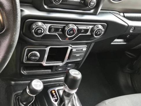 Used 2020 Jeep Wrangler Unlimited Sport AWD/4WD image 3