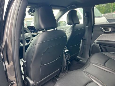 Used 2023 Jeep Compass Latitude AWD/4WD image 12