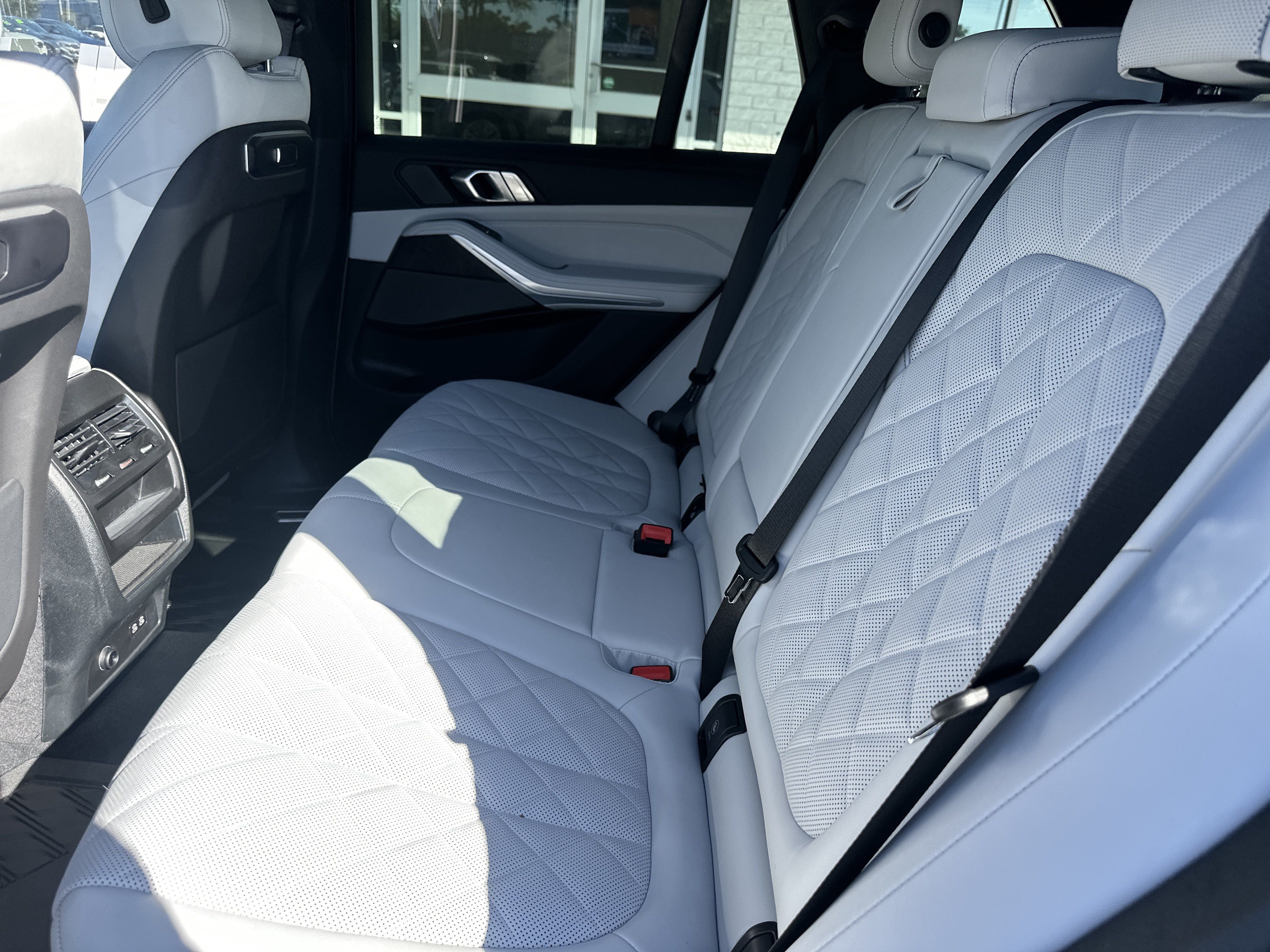 Used 2026 BMW X5 sDrive40i w/ M Sport Package RWD image 12