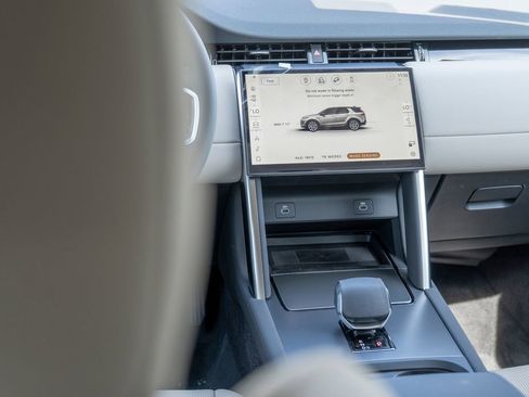 New 2025 Land Rover Discovery Sport S image 20