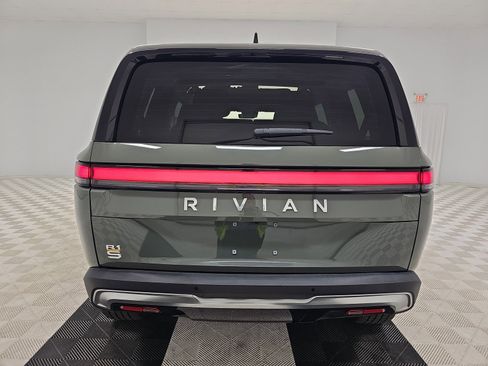 Used 2022 Rivian R1S Launch Edition image 4