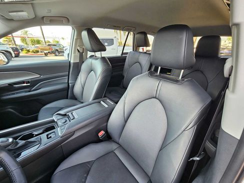 Certified 2026 Toyota Grand Highlander FWD image 23
