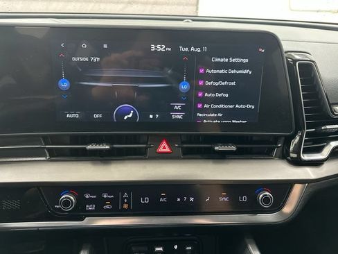 Certified 2024 Kia Sportage EX AWD/4WD image 17