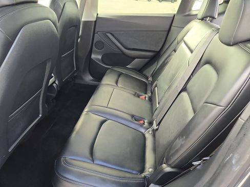 Used 2021 Tesla Model Y Long Range AWD/4WD image 27