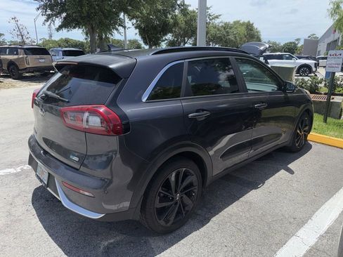 Used 2018 Kia Niro EX w/ EX Touring Graphite Edition FWD image 4