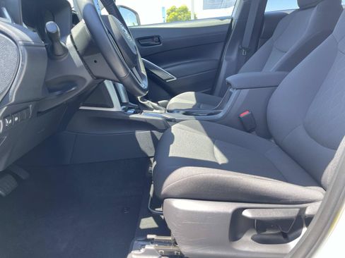Used 2022 Toyota Corolla Cross LE w/ Moonroof Package AWD/4WD image 18