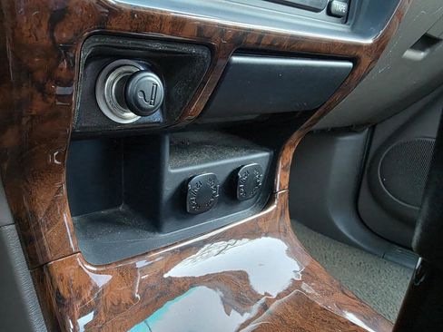 Used 2000 Toyota 4Runner Limited image 22