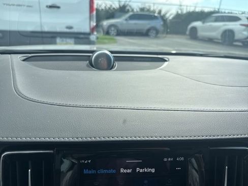 Used 2022 Volvo S90 B6 Inscription w/ Advanced Package image 25