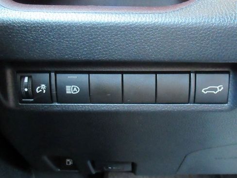 Used 2022 Toyota RAV4 Limited AWD/4WD image 30