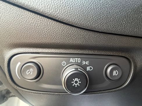 Used 2022 Chevrolet Equinox Premier image 22