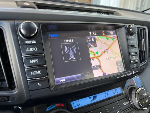 Used 2018 Toyota RAV4 Adventure AWD/4WD image 34