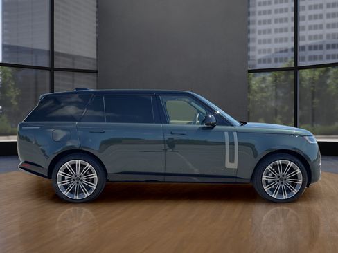 New 2026 Land Rover Range Rover Long Wheelbase SE AWD/4WD image 4