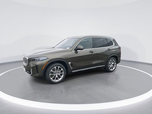 New 2026 BMW X5 xDrive40i w/ Climate Comfort Package image 4