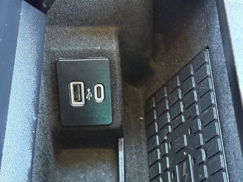 Used 2023 Lincoln Navigator Reserve image 32