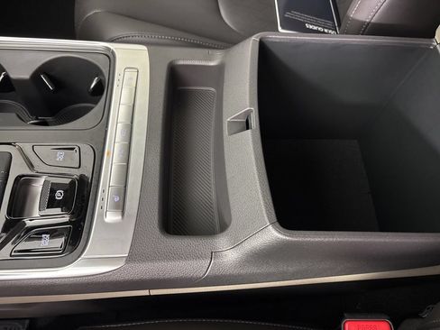 New 2026 Kia Carnival EX FWD image 34