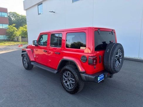 Used 2024 Jeep Wrangler Unlimited Sahara AWD/4WD image 9