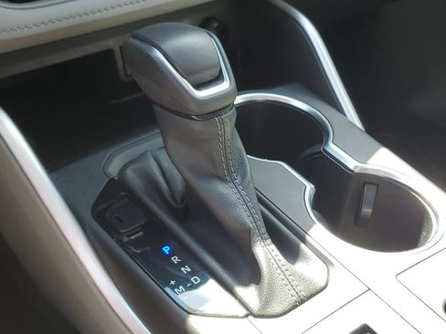 Used 2023 Toyota Highlander XLE AWD/4WD image 32