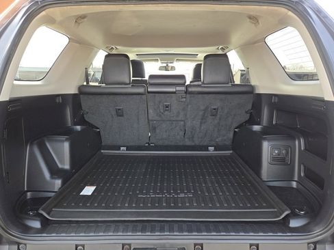 Used 2017 Toyota 4Runner SR5 Premium image 26