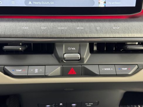 Used 2024 Kia EV9 Land image 31