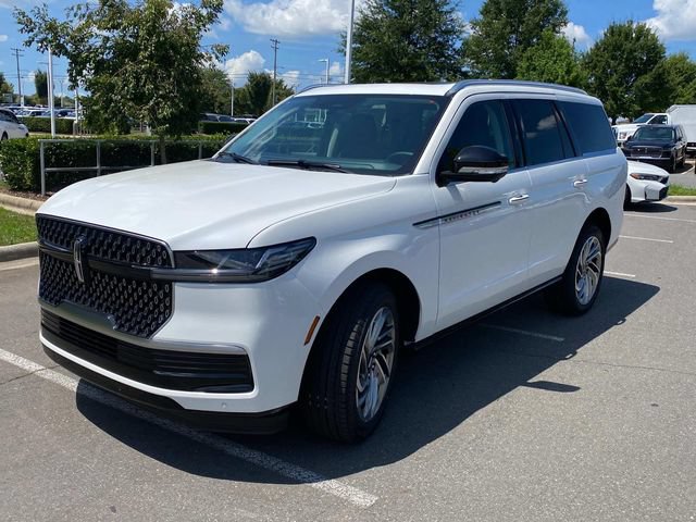 New 2027 Lincoln Navigator Reserve AWD/4WD image 3