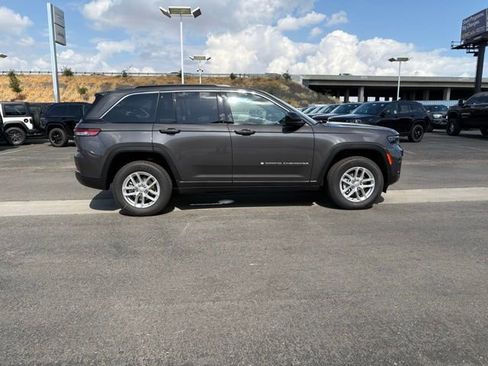 New 2026 Jeep Grand Cherokee 2WD image 8